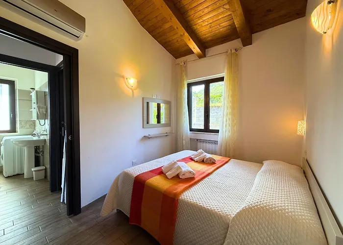 12 Minutes Walk From Delle Rotonde Апартаменты