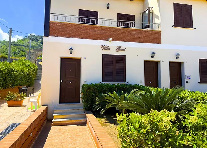 12 Minutes Walk From Delle Rotonde Тропея