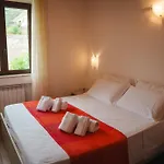 Daire 12 Minutes Walk From Delle Rotonde