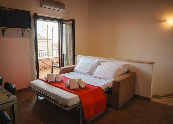 12 Minutes Walk From Delle Rotonde * טרופאה