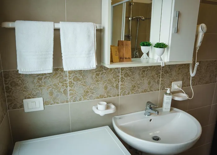 12 Minutes Walk From Delle Rotonde Apartment *