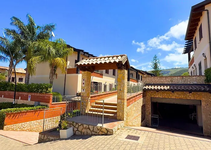 12 Minutes Walk From Delle Rotonde טרופאה