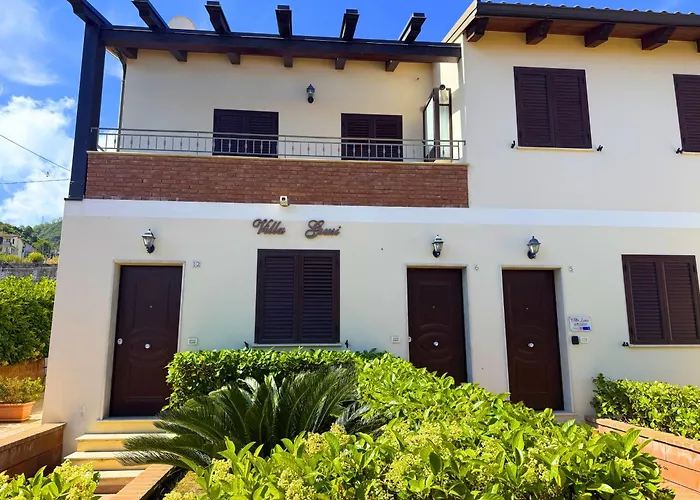 12 Minutes Walk From Delle Rotonde * טרופאה